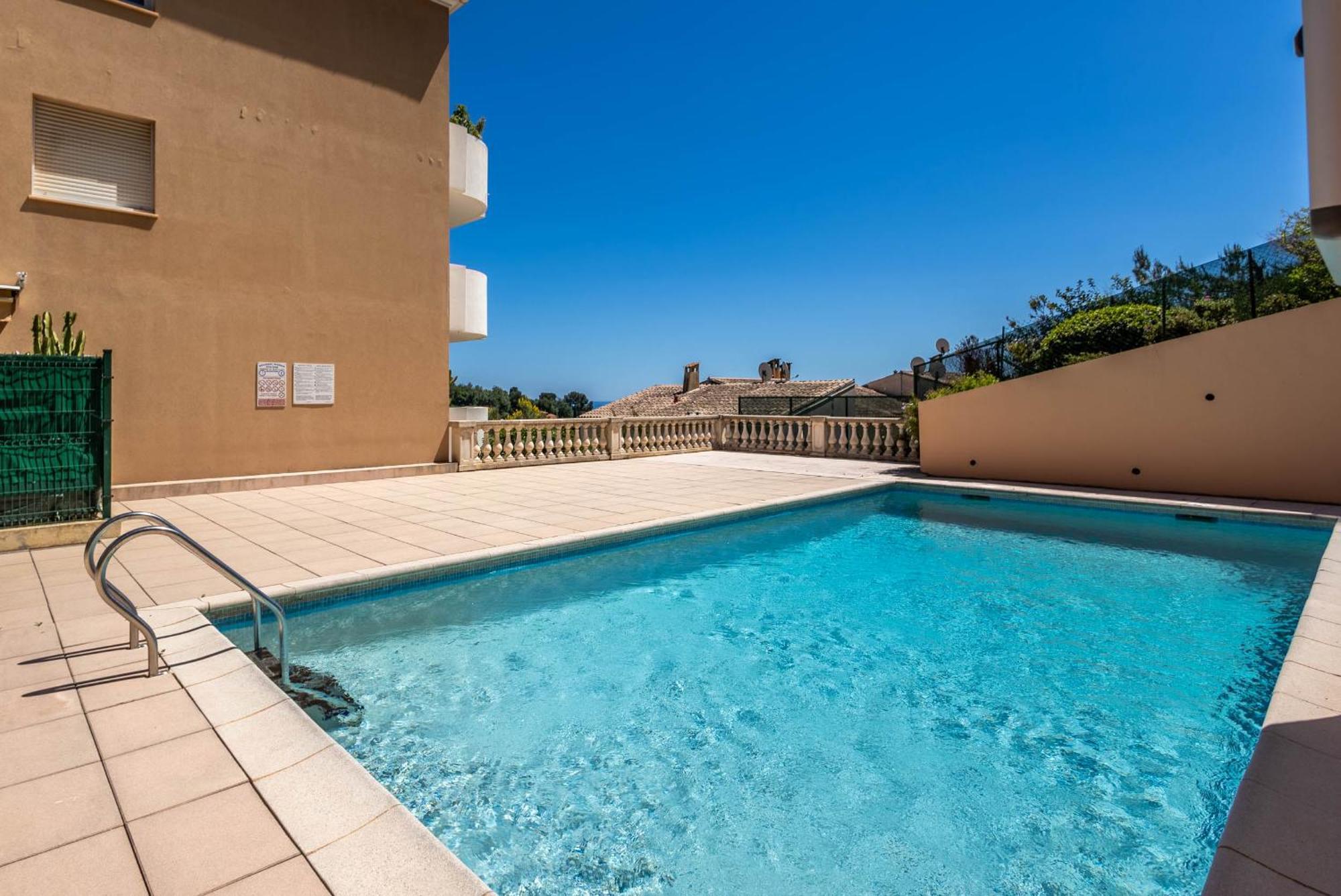 Mon Appart Avec Terrasse Et Piscine Roquebrune-Cap-Martin Eksteriør billede