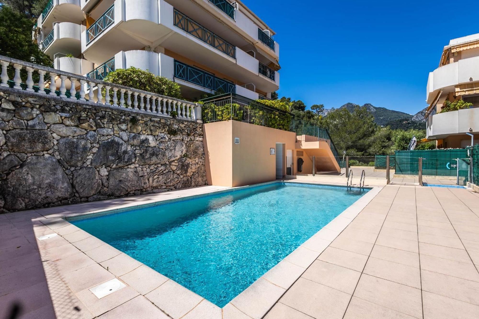 Mon Appart Avec Terrasse Et Piscine Roquebrune-Cap-Martin Eksteriør billede